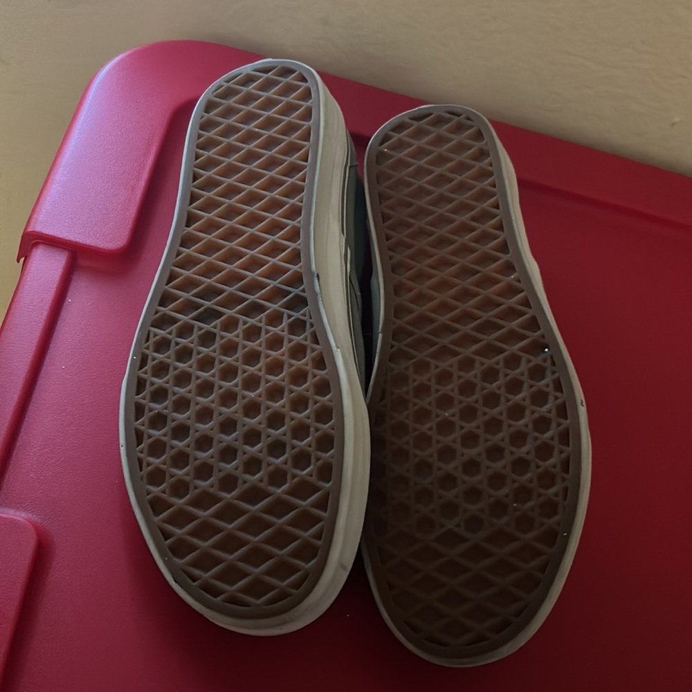 Vans - Picture 3 of 3